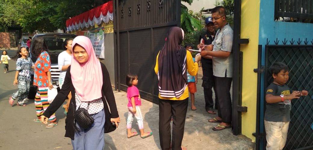 Pembagian Daging Hewan Qurban pada Masyarakat Sekitar Masjid